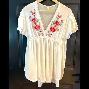 White embroidered boutique blouse